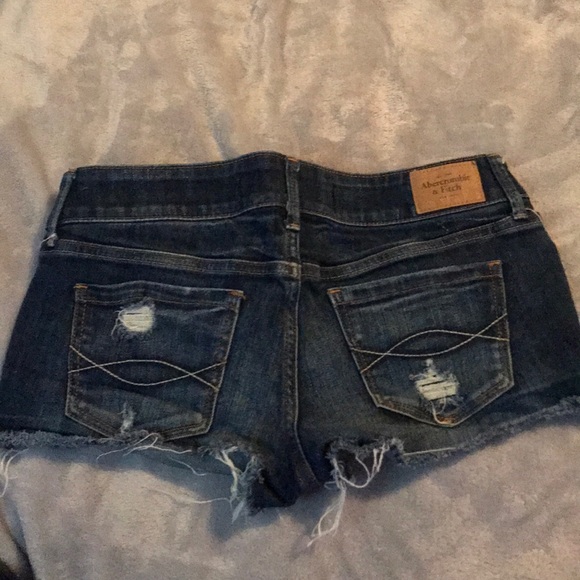 Shorts - Picture 2 of 3